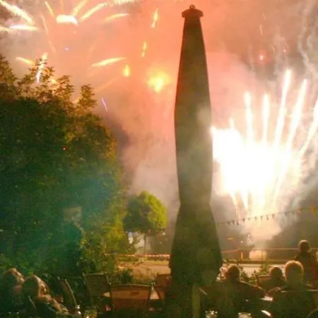 ゲストハウス Panorama-cafe Moselgarten アルフ