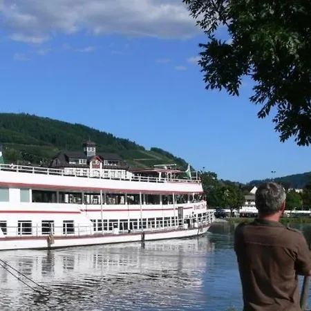 Panorama-cafe Moselgarten ゲストハウス アルフ