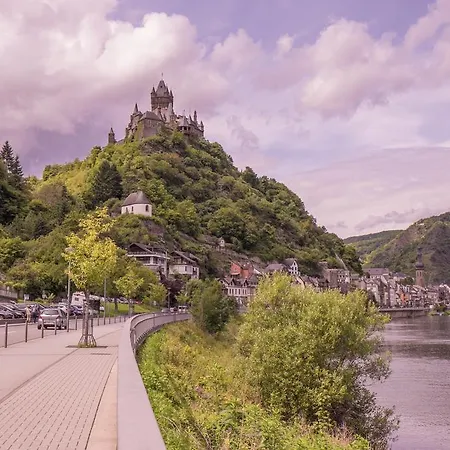 Panorama-cafe Moselgarten 3*