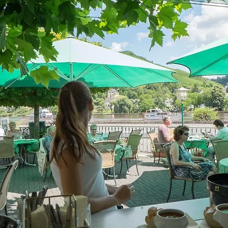 ゲストハウス Panorama-cafe Moselgarten