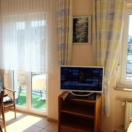 ゲストハウス Panorama-cafe Moselgarten 3*