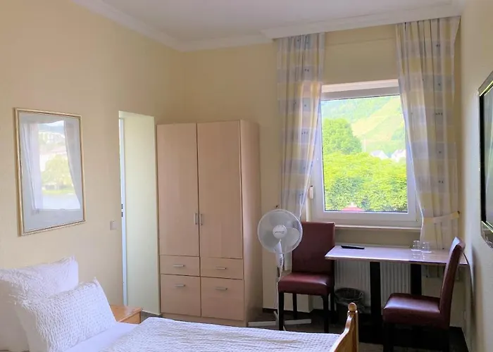 Panorama-cafe Moselgarten Gasthuis 3*