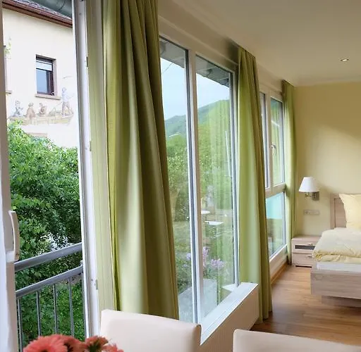 Gasthuis Panorama-cafe Moselgarten 3*